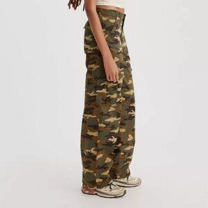 Levi's® Mid-Rise '94 Baggy Cargo Wide Leg Jeans - Grape Leaf Emily Camo 25 x 30